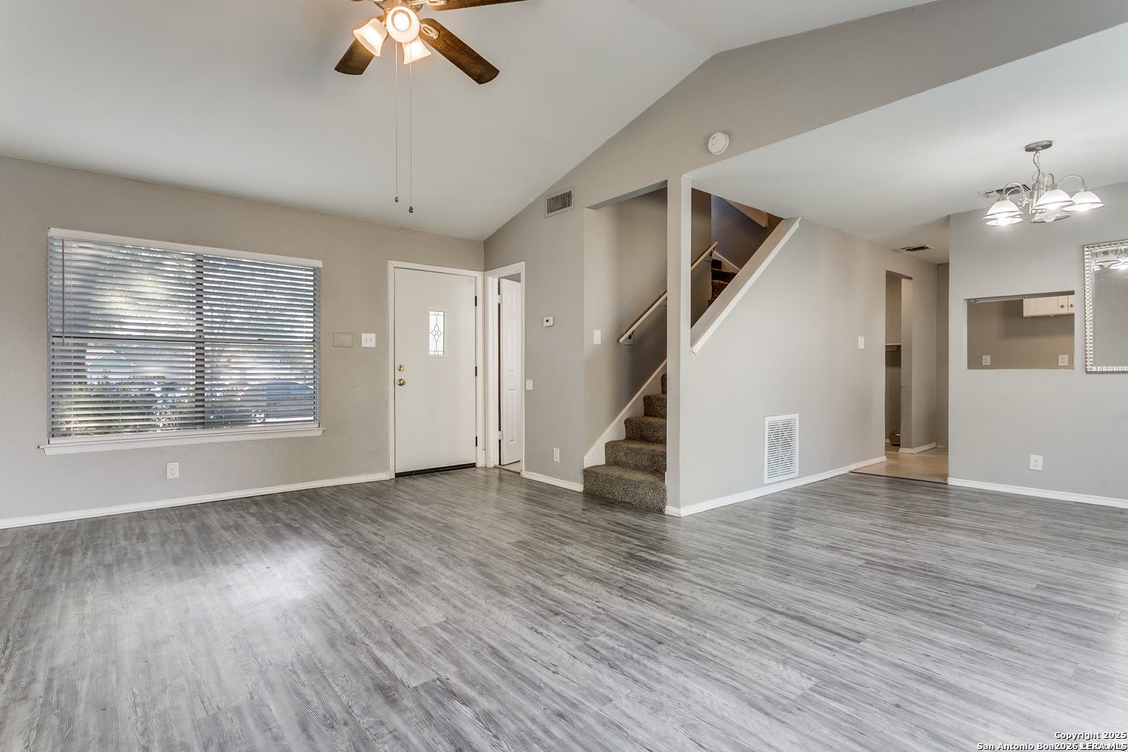 4031 SUNRISE BLUFF DR – photo 2