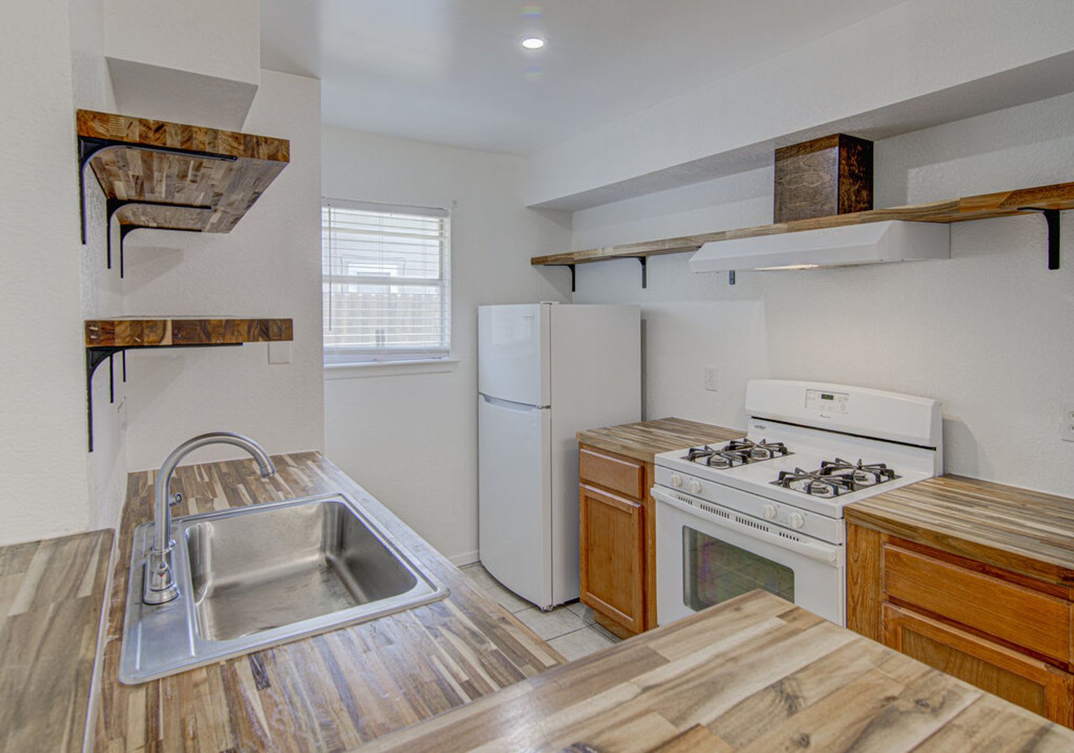 805 Sirocco Dr – photo 4