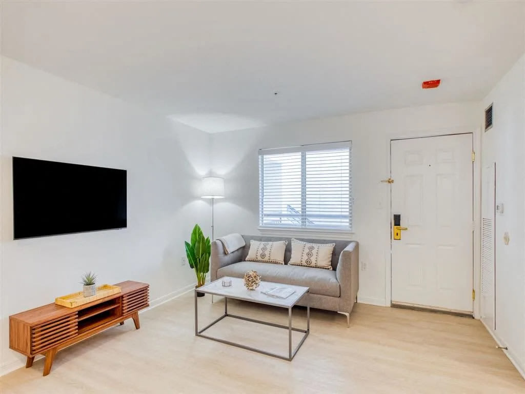 Flats At Shady Grove – photo 3