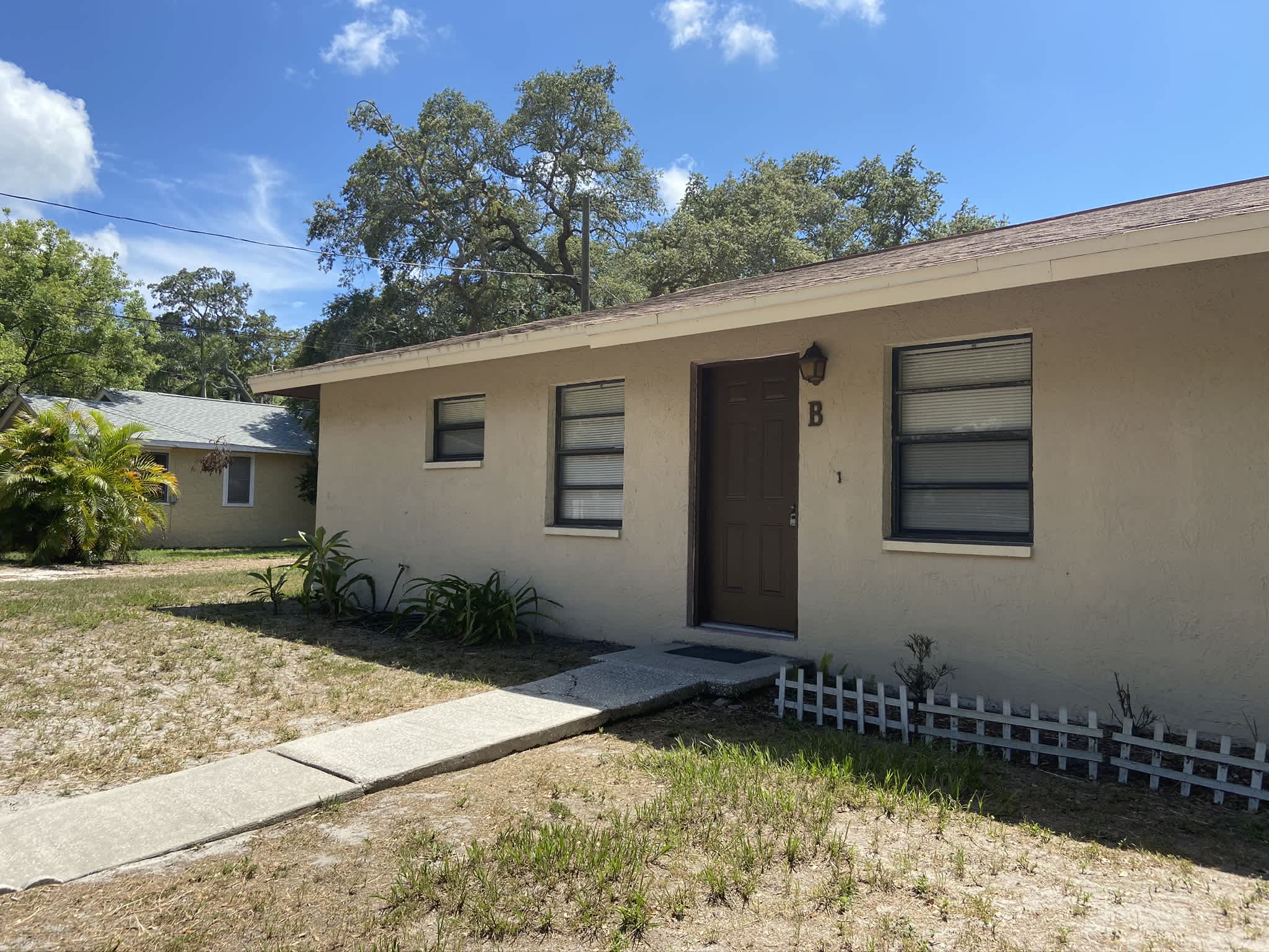 301 Woodrow Ave Apt B – photo 2