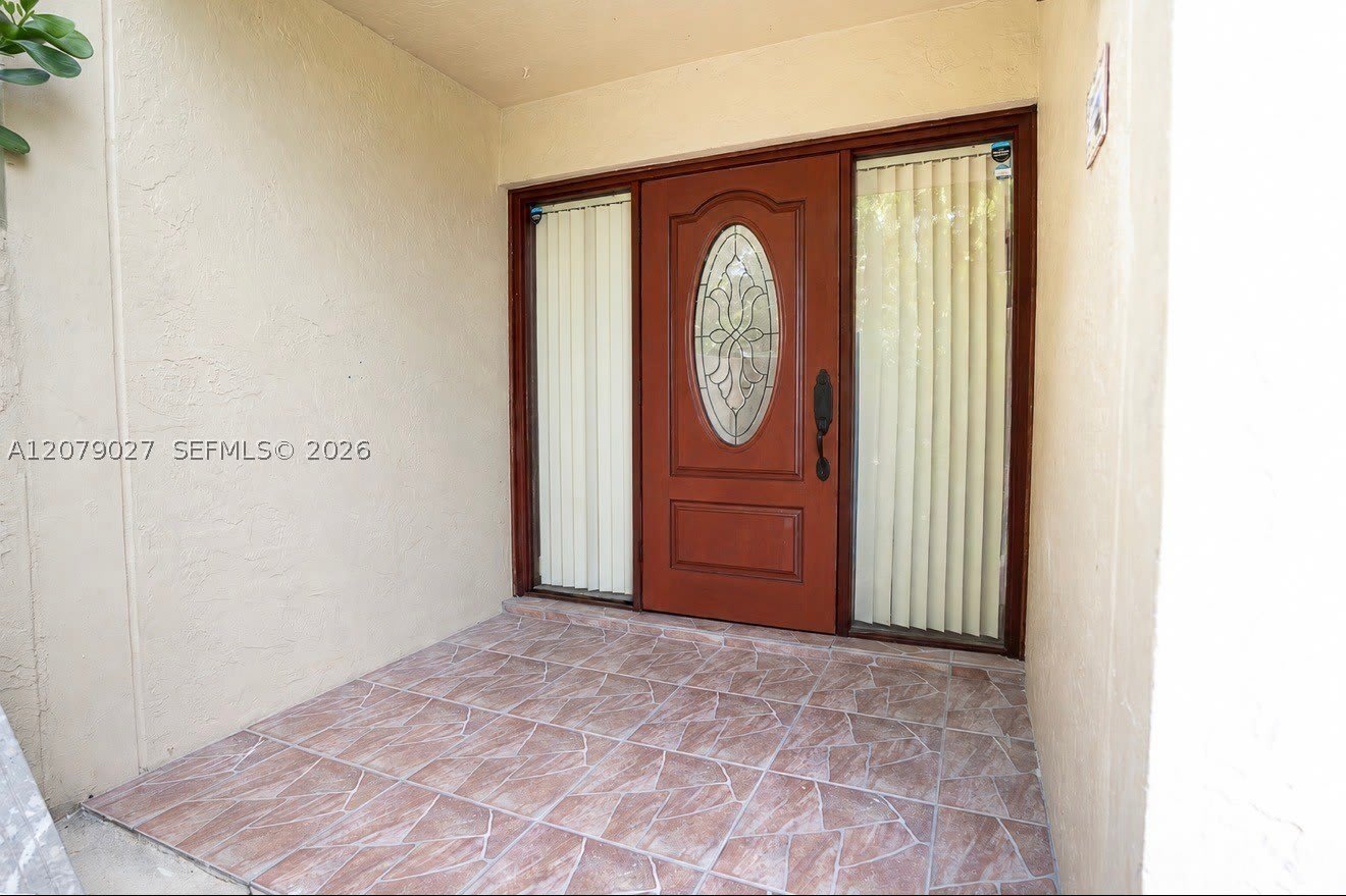 14295 Kendale Lakes Cir – photo 2