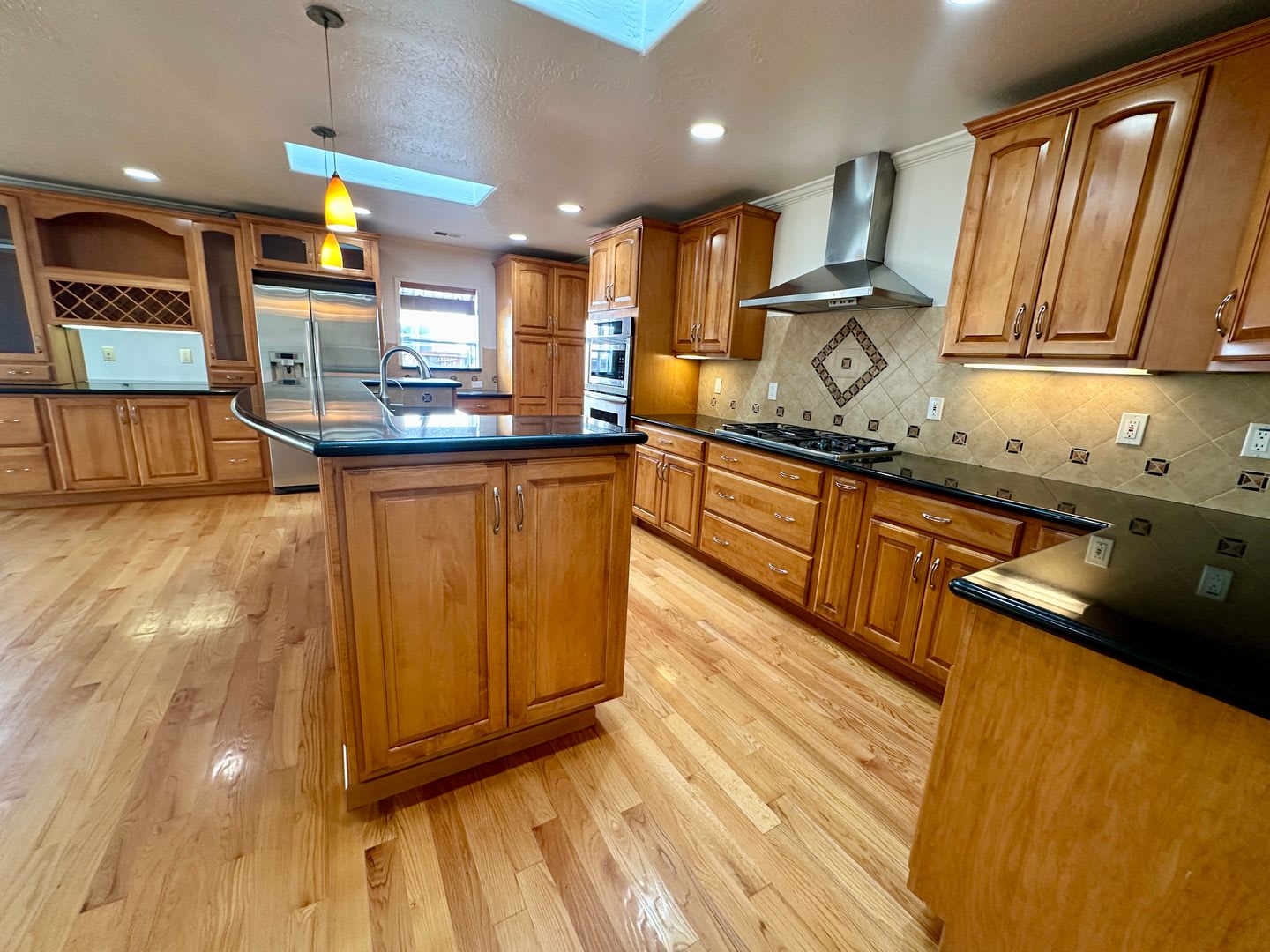 DESIRABLE 4 BEDROOM HOME LOCATED IN TOP TIER SCHOOL DISTRICT – photo 4