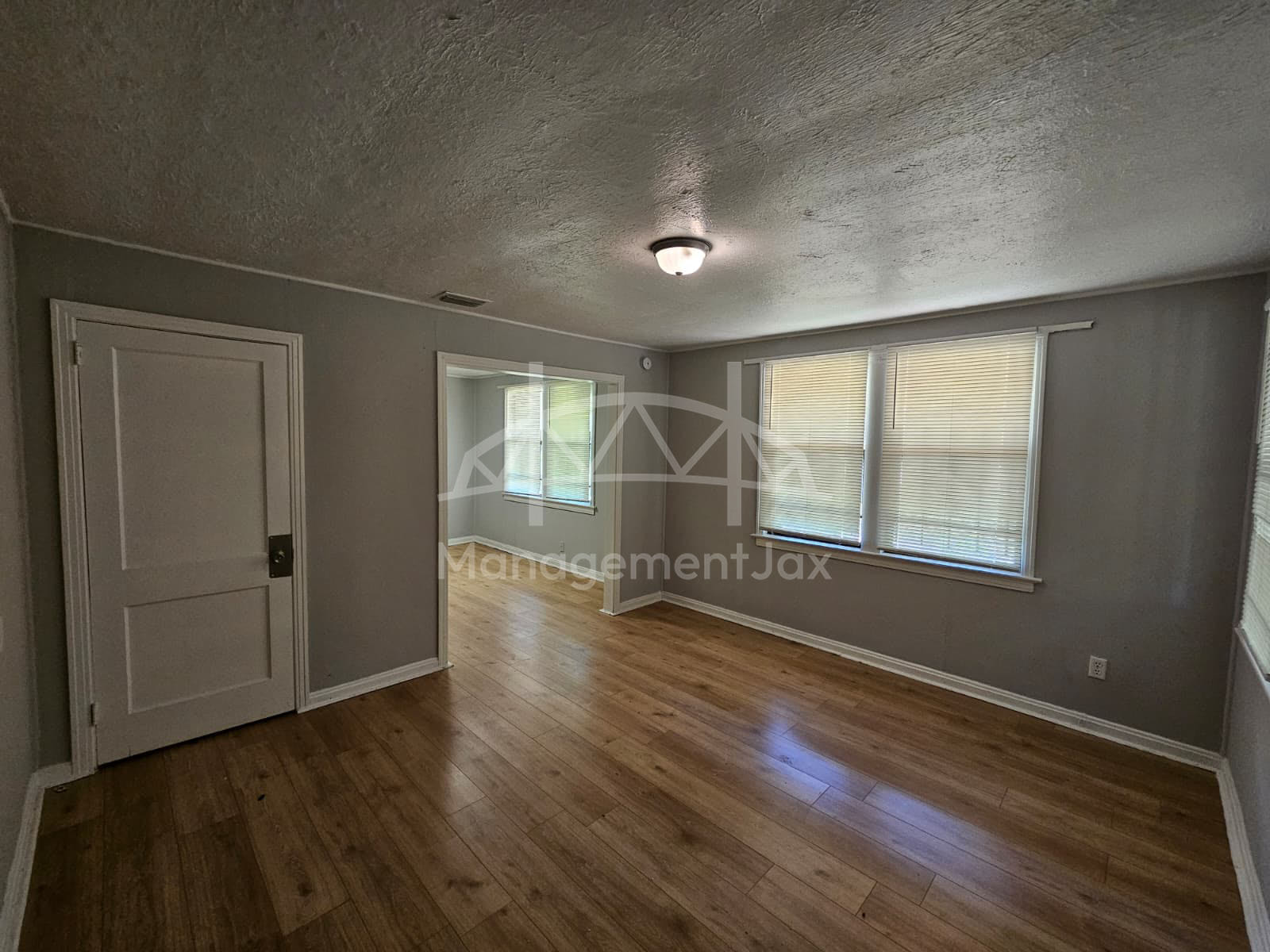 2040 West 15th Street – photo 3