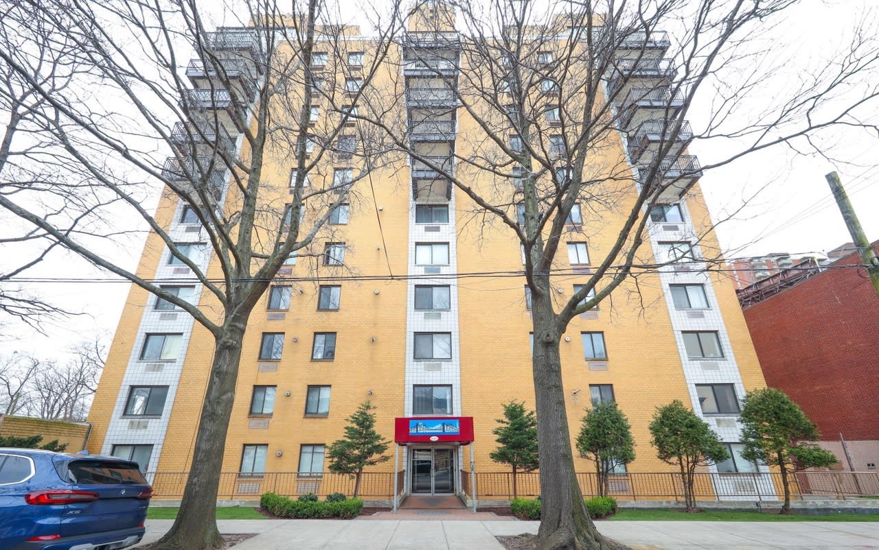 420 64th St – photo 1