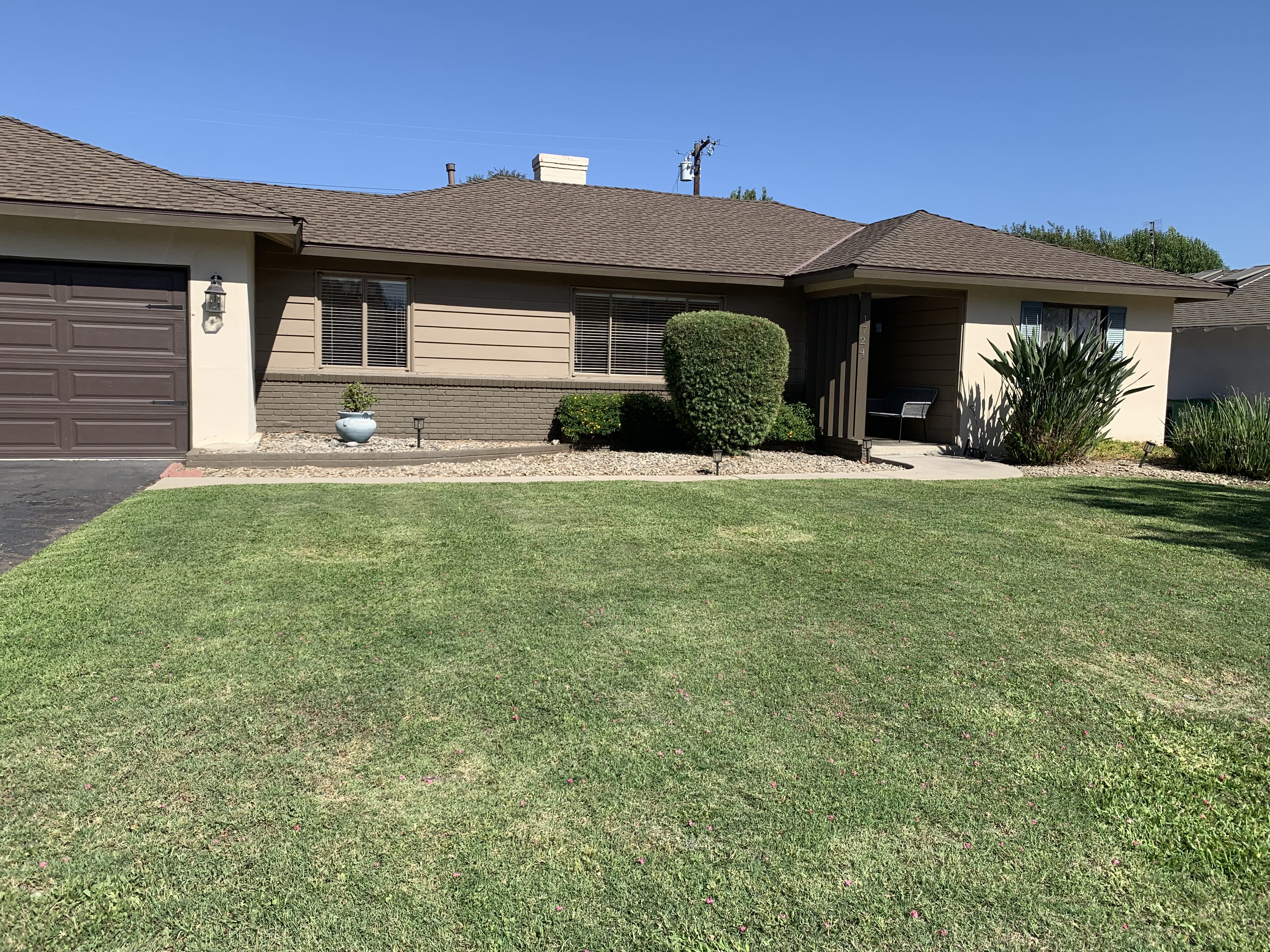 1724 Grace Avenue – photo 2