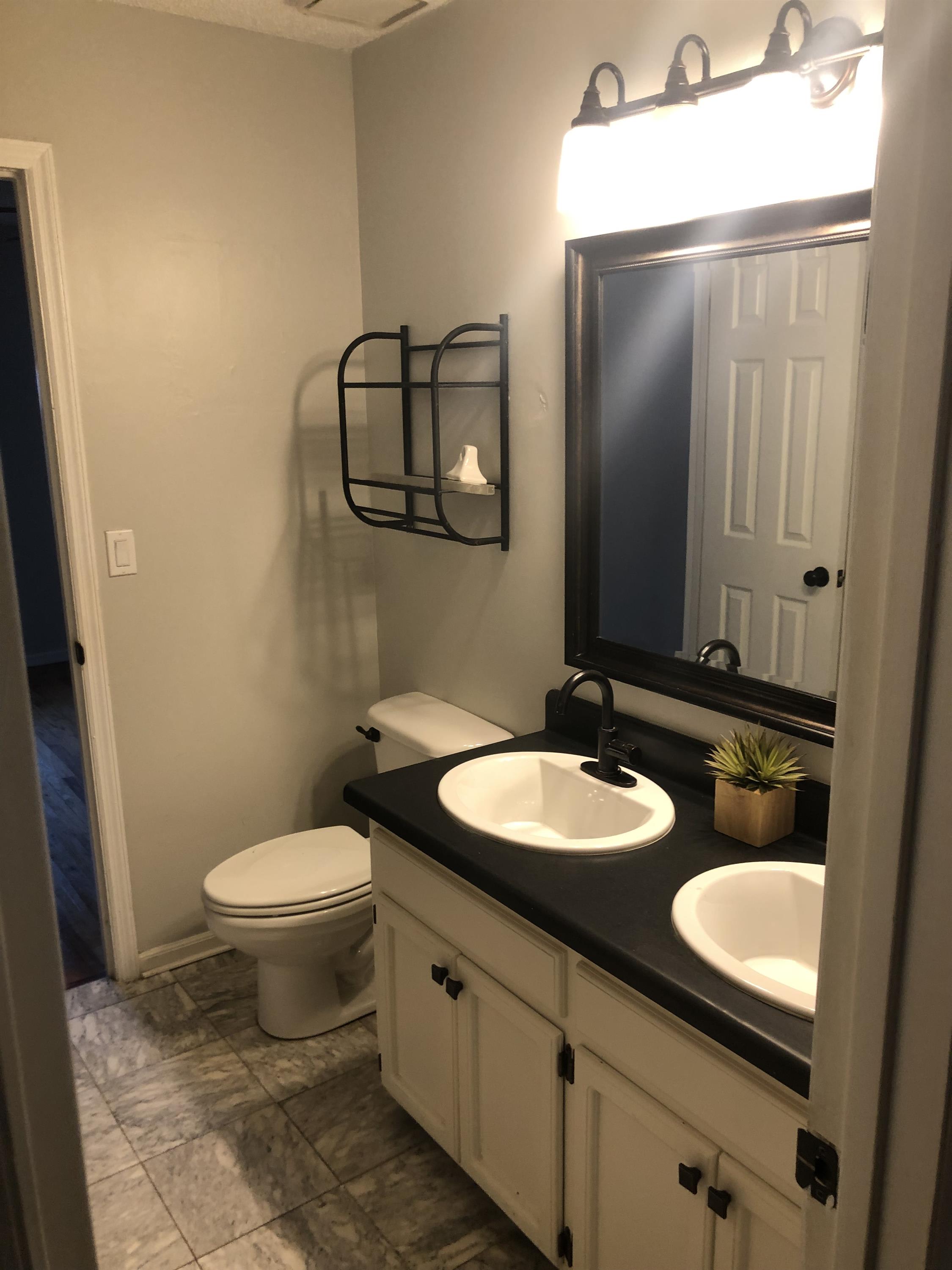 1242 Chee Lane – photo 2