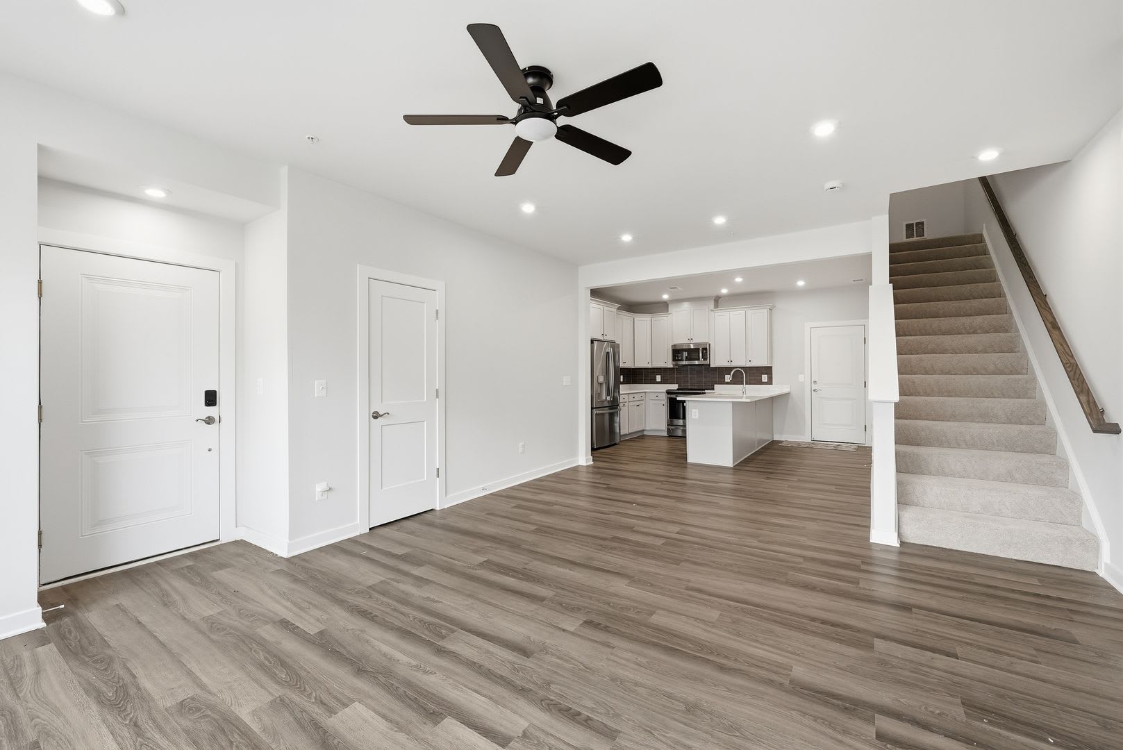 Modern 2BR/2.5BA Townhome in Ashburn – photo 3