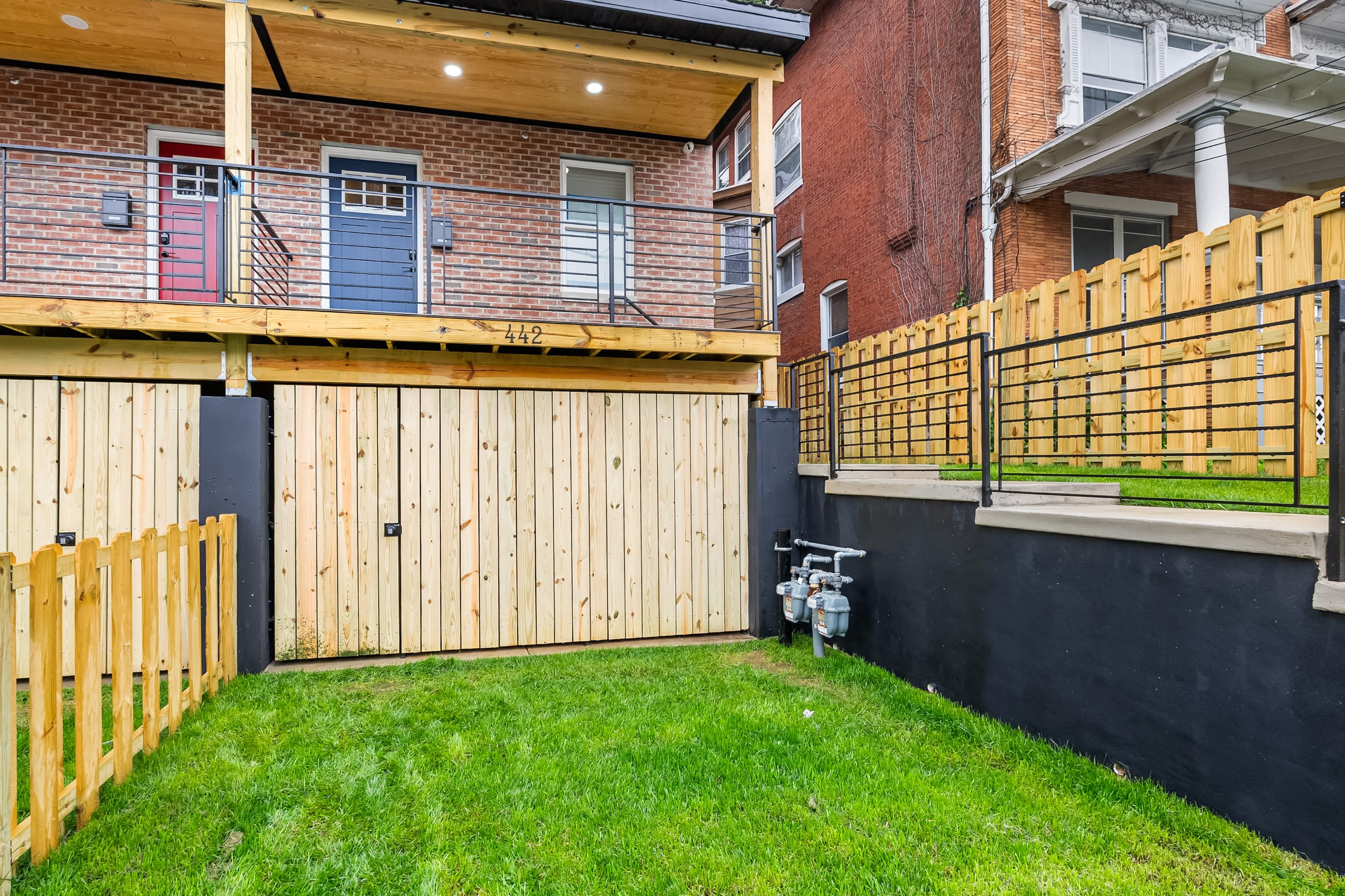 442 West Queen Lane – photo 3