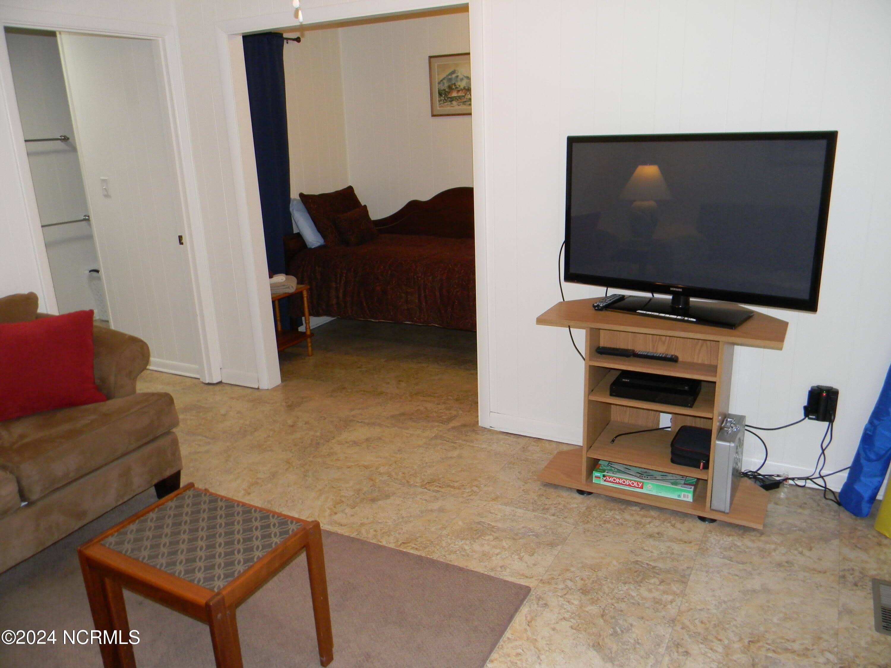 323 Front Street – photo 4