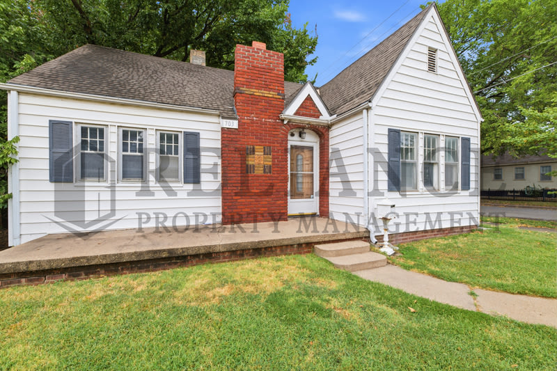 703 South Grove Dr – photo 2
