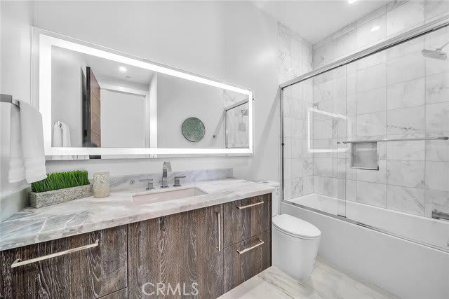 242 South Broadway – photo 5