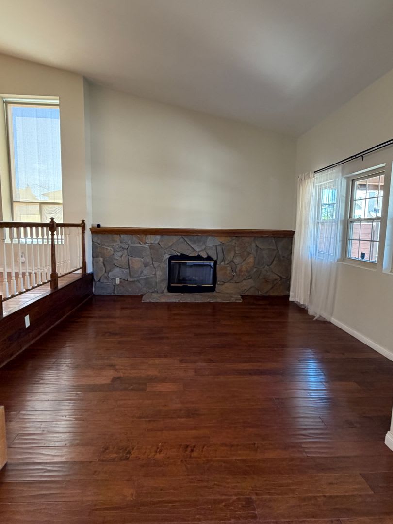 Spacious 4-Bedroom Corner-Lot Home with 3-Car Garage! – photo 5