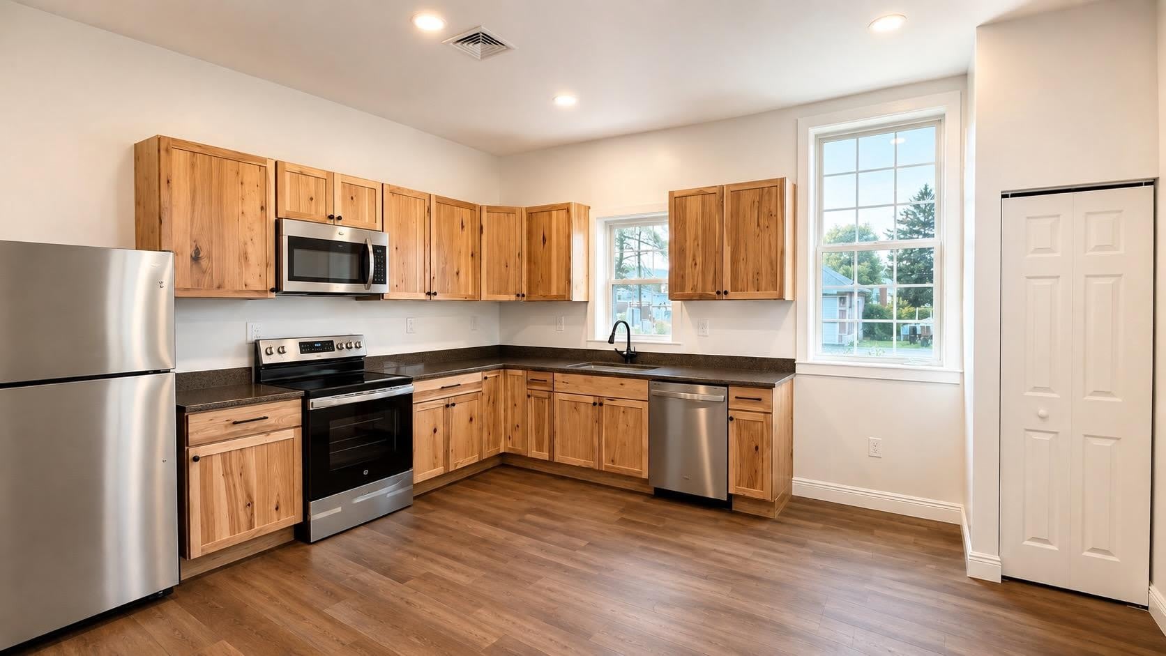111 N BALTIMORE Street – photo 3