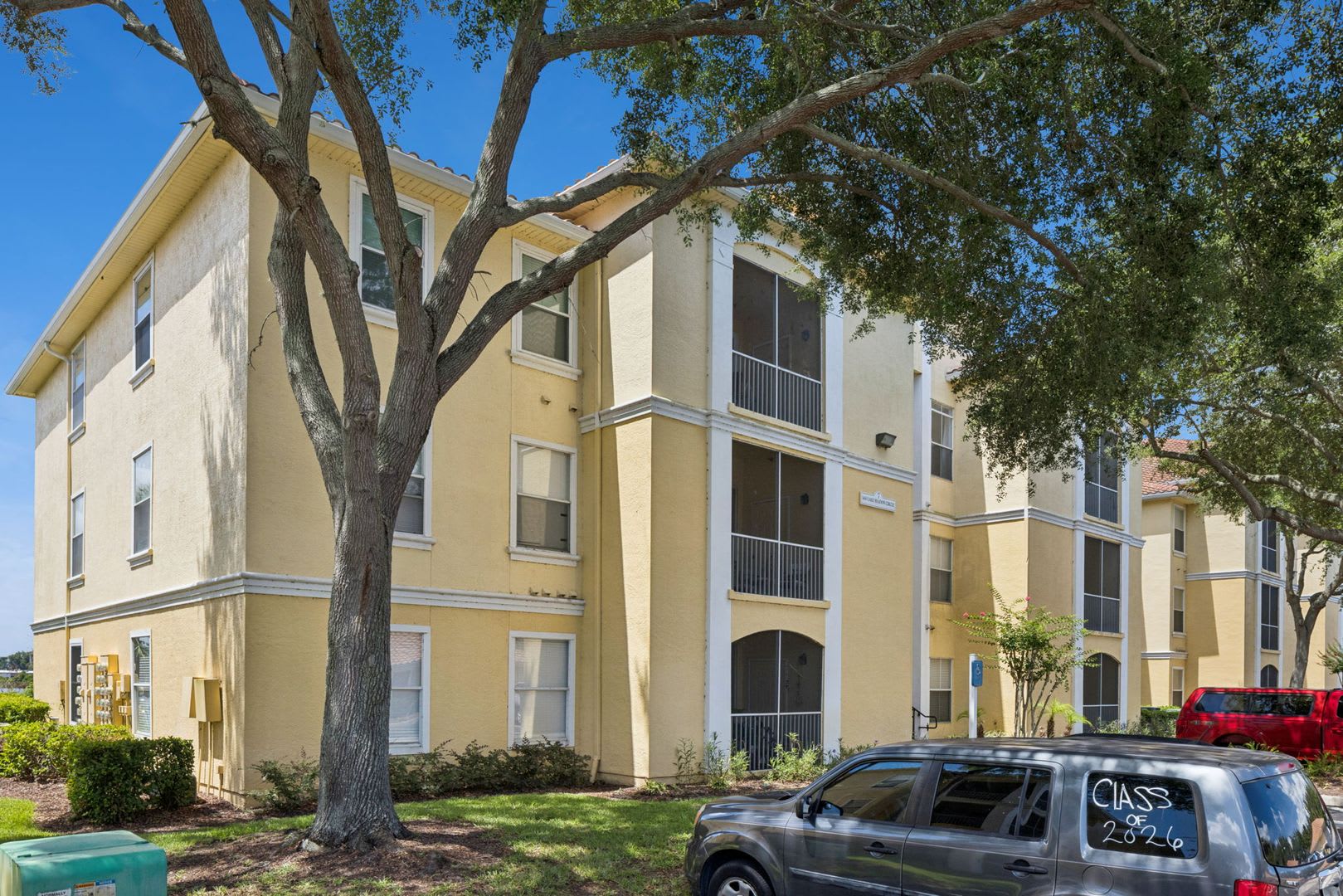 Nicely Updated 4 Br Condo In Maitland – photo 1