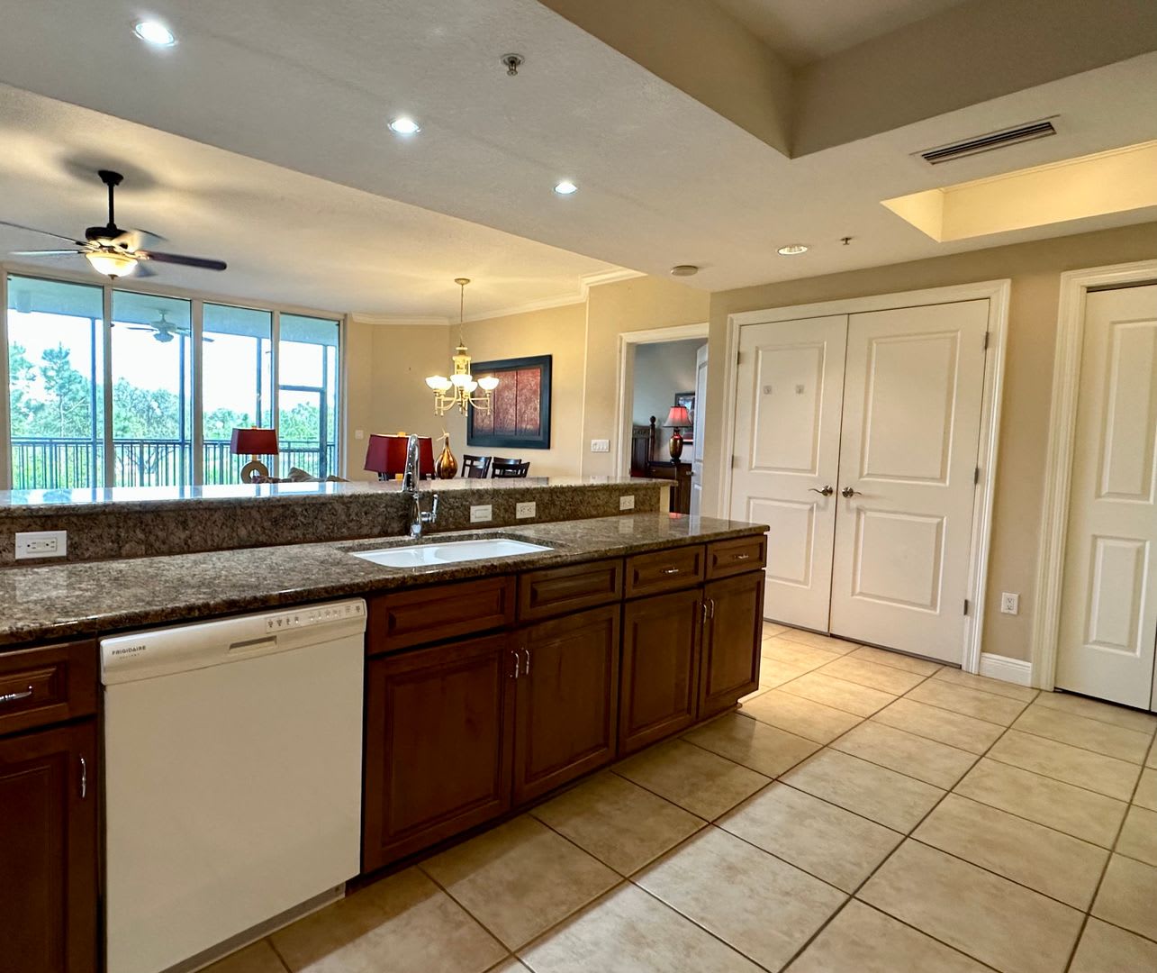 Enjoy resort-style living every day! – photo 3
