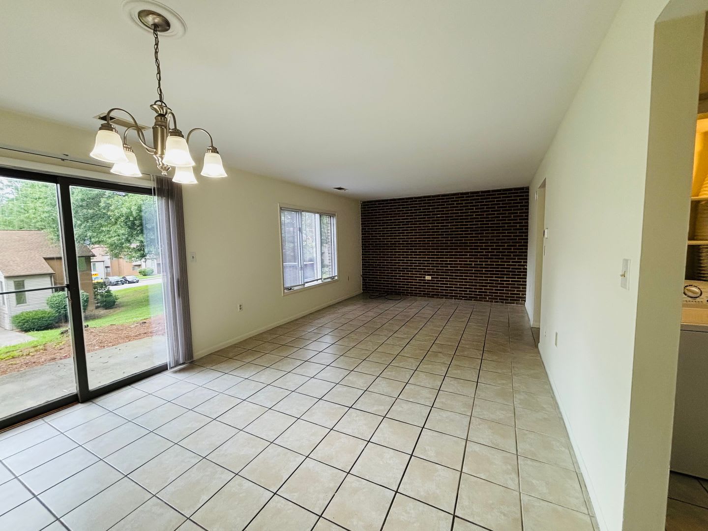3 Bedroom 2 5 Bath Townhouse – photo 5