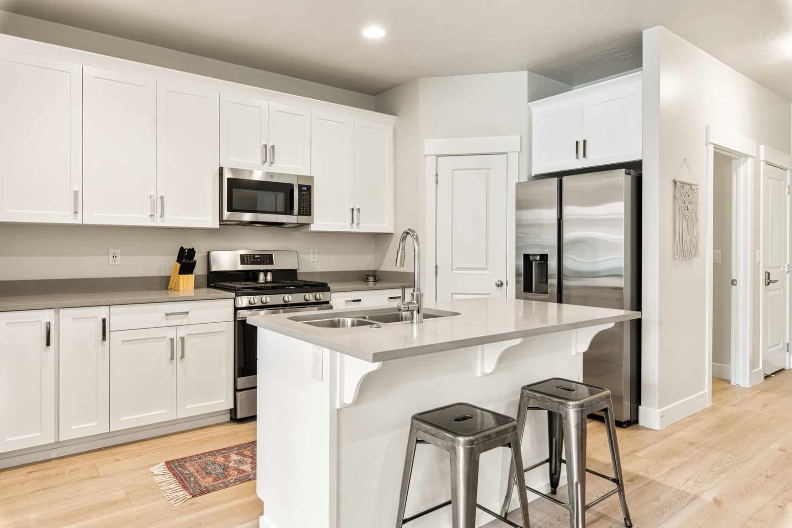 Modern 3 Bedroom 2 Bathroom Home In Escondido At Sienna Hills – photo 1