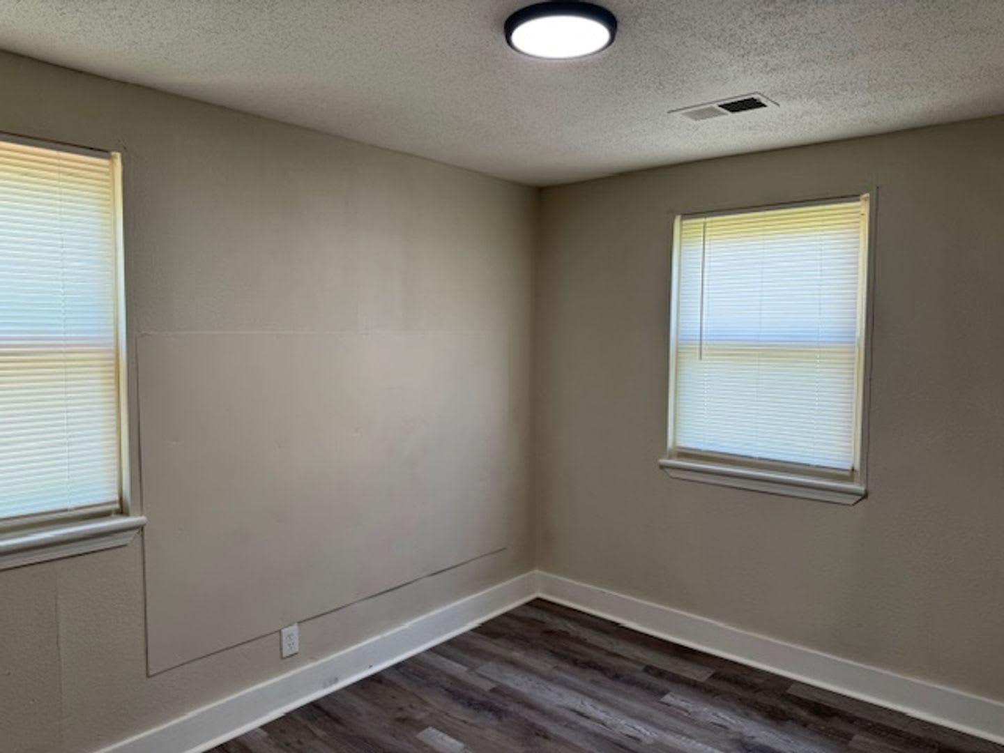 Move In Special First Month Free – photo 4