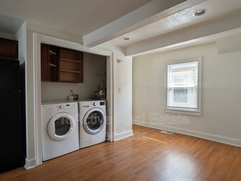 1412 Melrose Parkway – photo 3