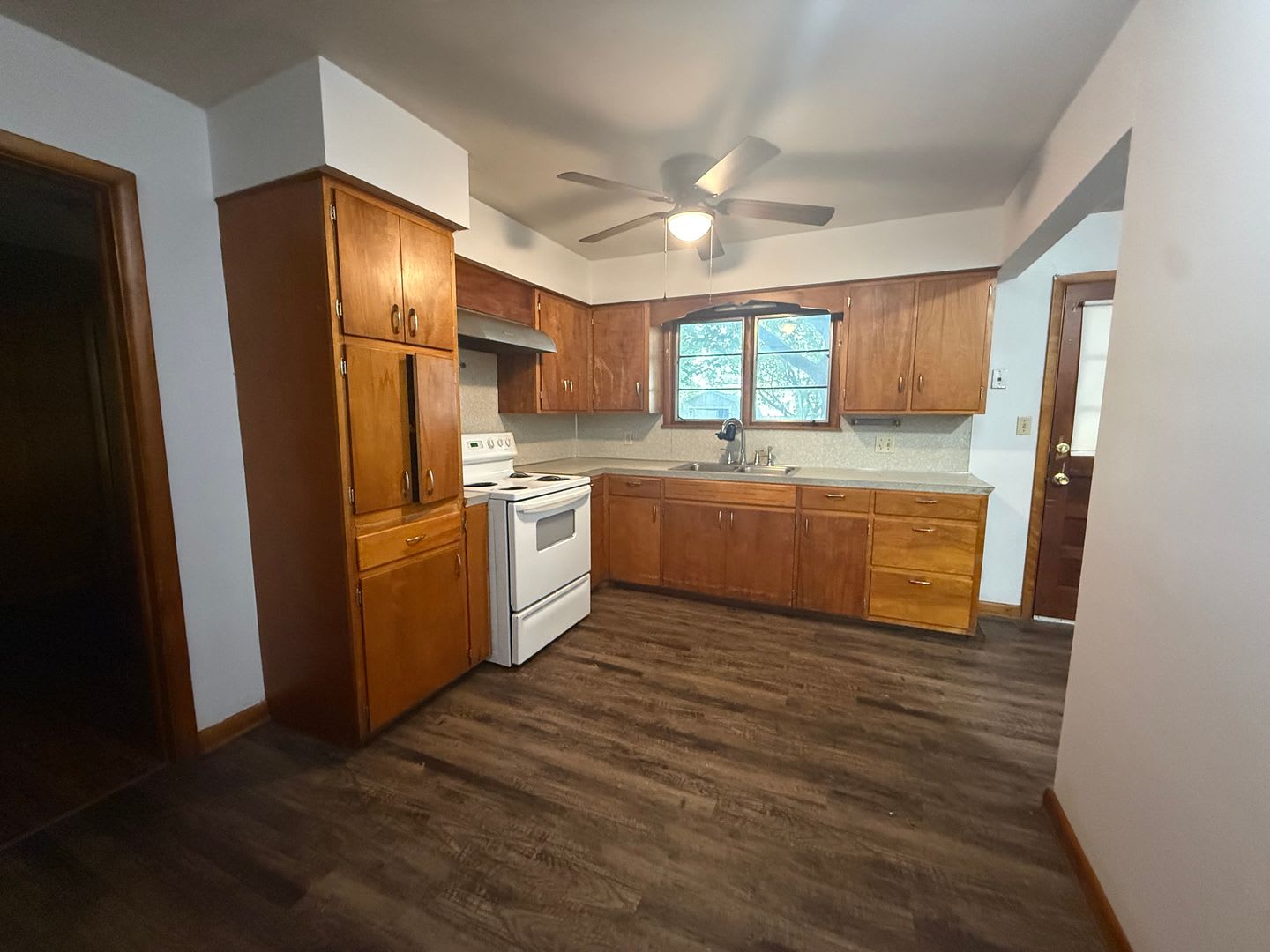 3 Bedroom 1 Bath with 1 Car Garage! – photo 4