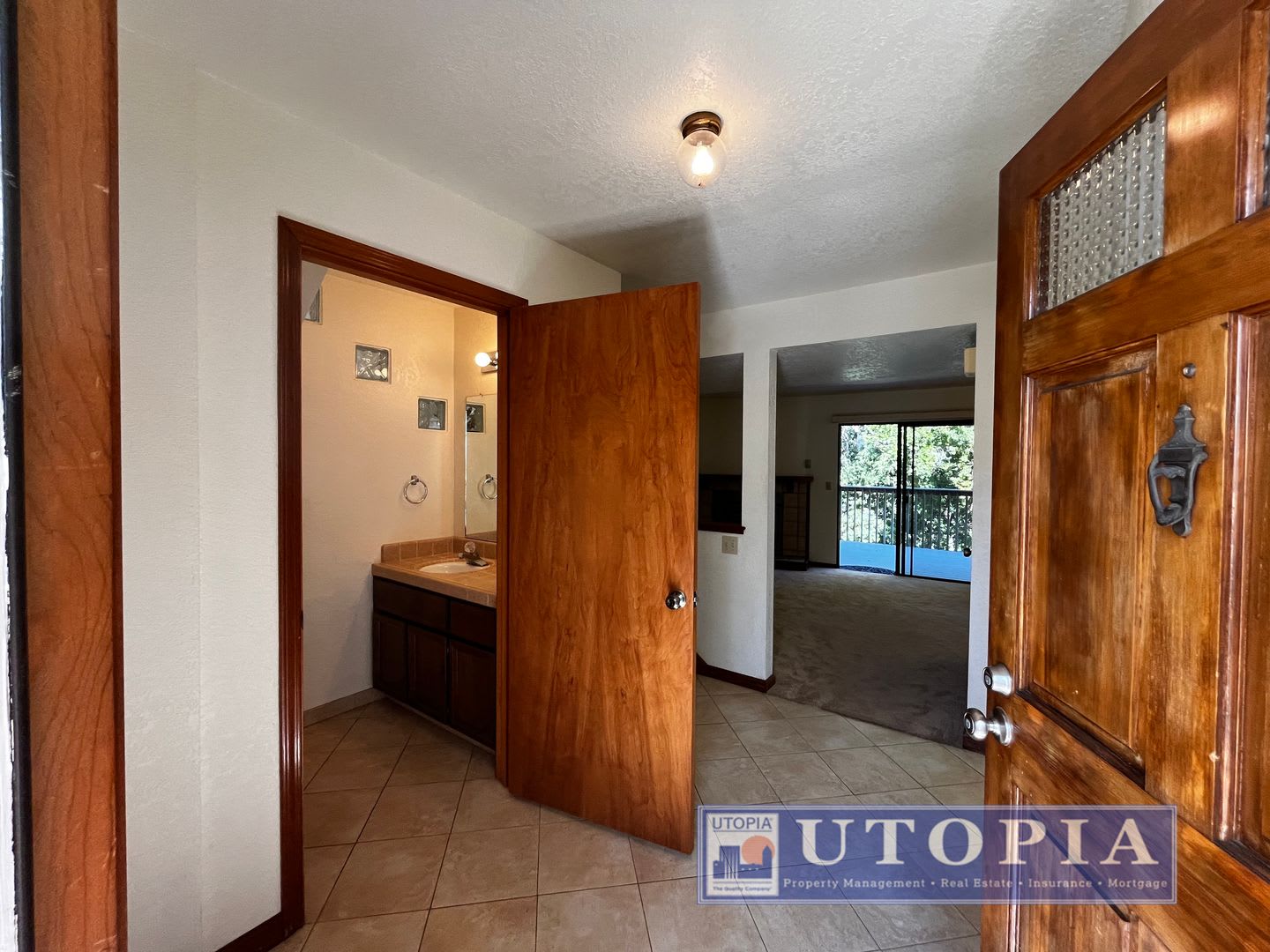 Charming Santa Cruz Townhouse 3 Beds 2 5 Baths With Private Patio Spacious Layout And Prime Location – photo 4