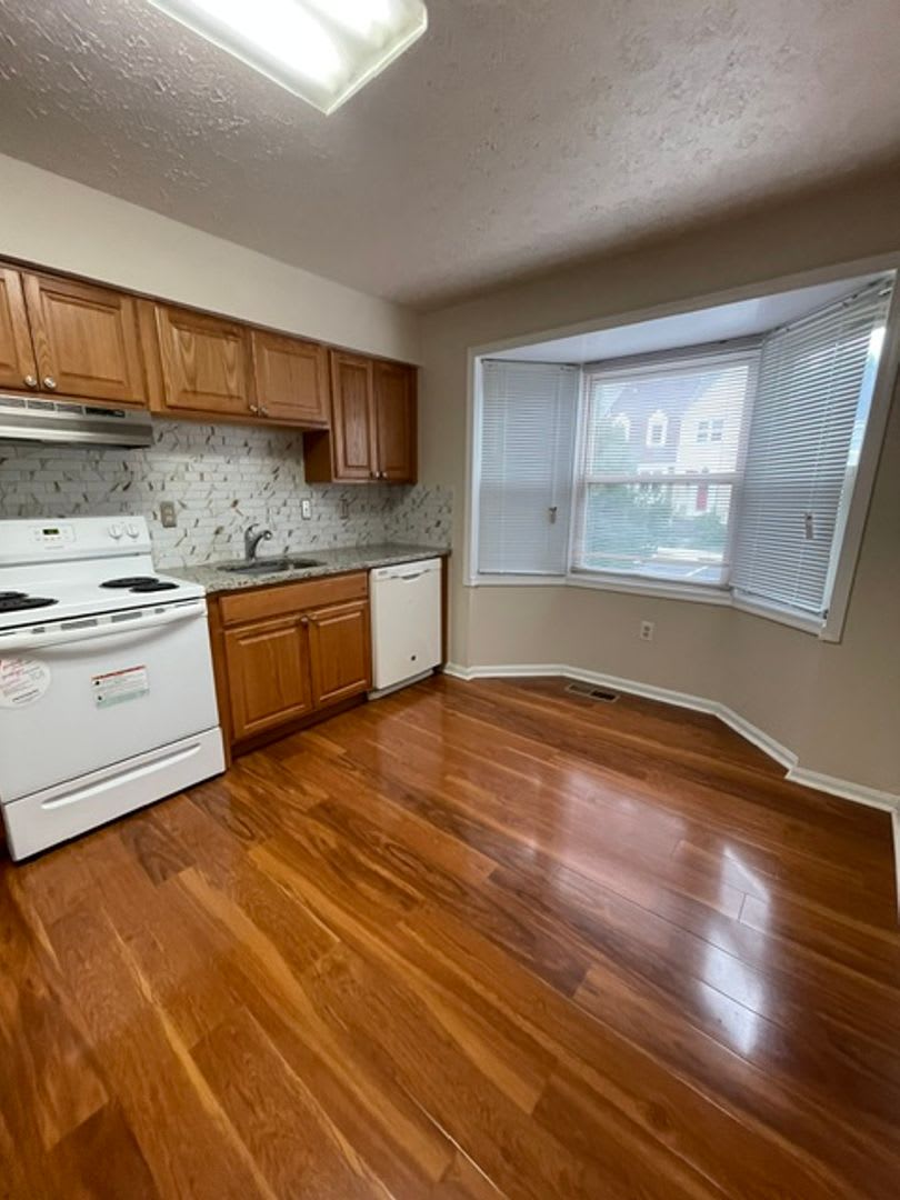 SPACIOUS TH IN GAITHERSBURG – photo 3