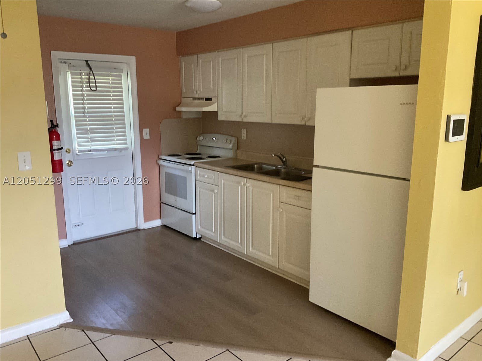 1195 NW 100th Ter – photo 2