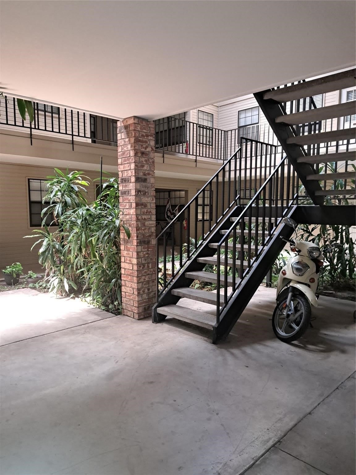 1304 Halsell Street – photo 3