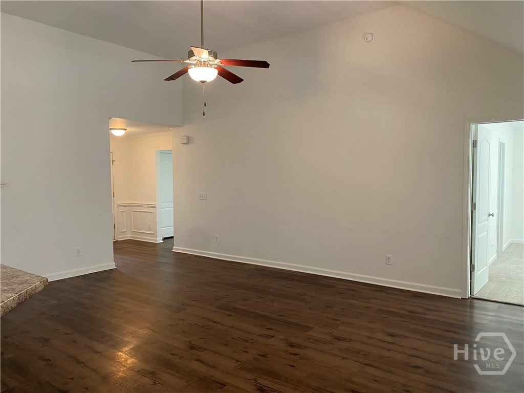 1540 Bradley Boulevard – photo 3