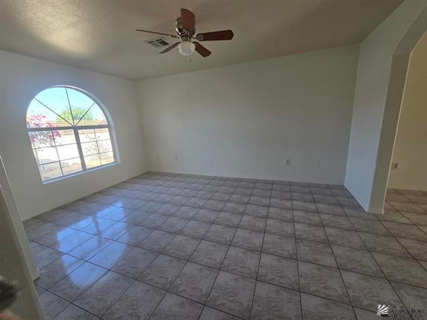 Great Location in San Luis! – photo 3