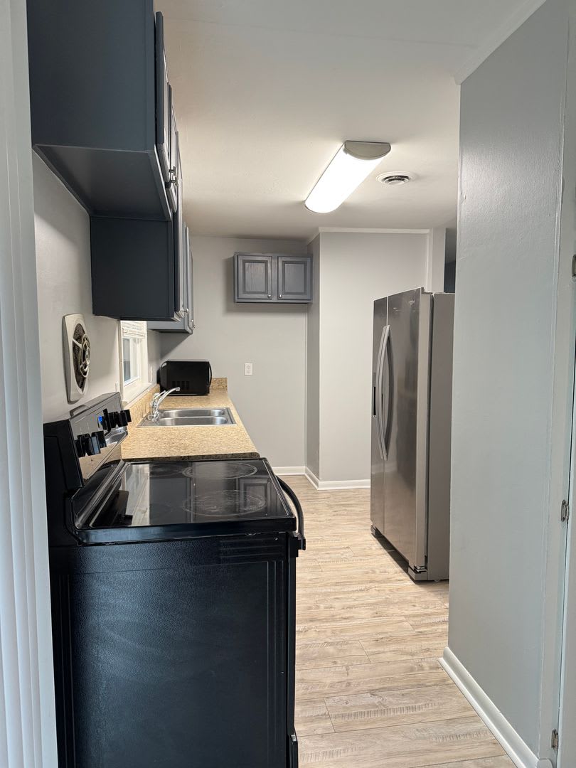 Completely Updated 3 Bed and 1 Bath – photo 3