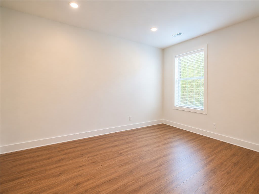 121 Main St – photo 4