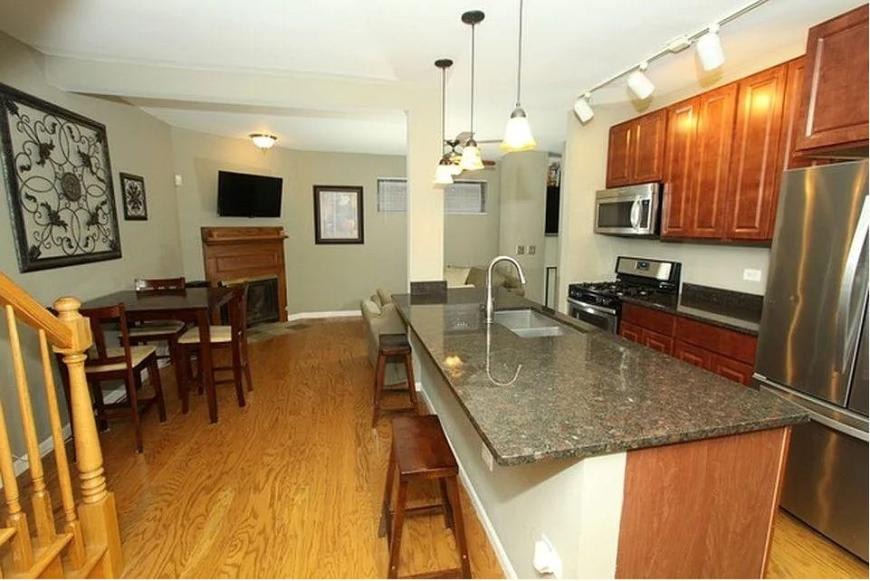 2743 Southport – photo 5