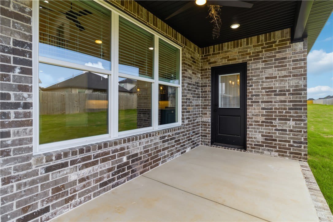 1031 Whistler Street – photo 4
