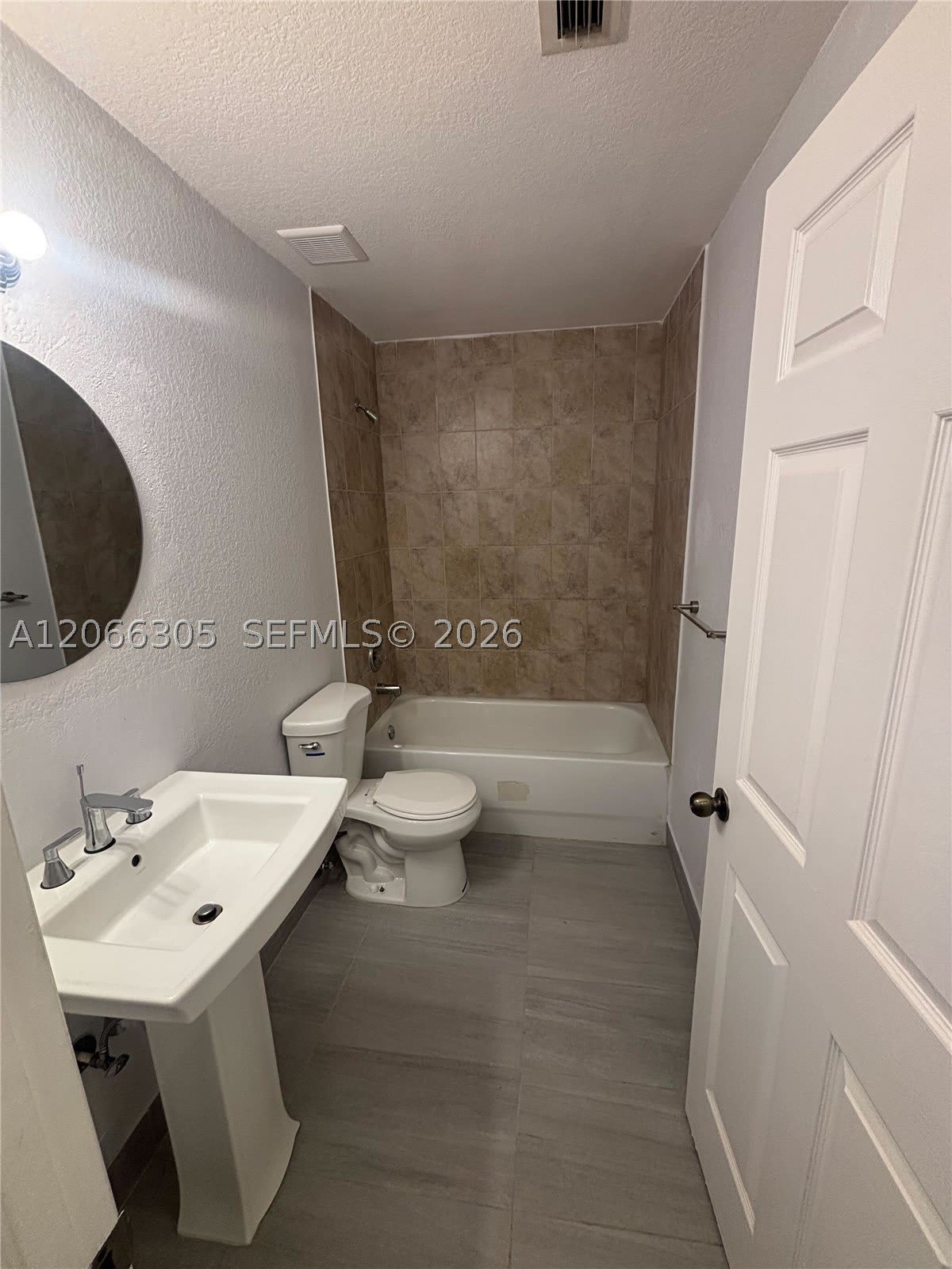 14084 NE 2nd Ave – photo 4
