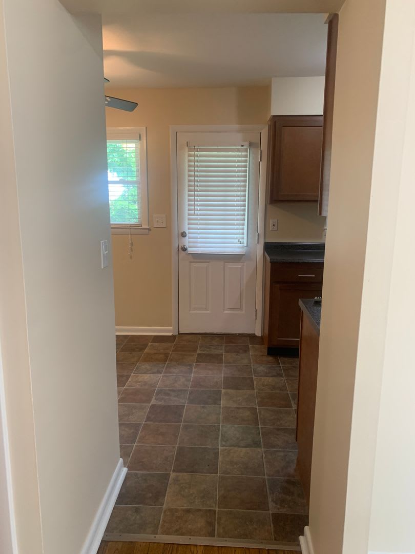 Renovated 3 Bedroom Home with fenced in back yard – photo 4
