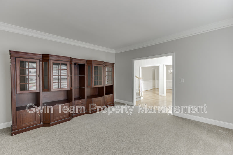 9345 Riverclub Pkwy – photo 4