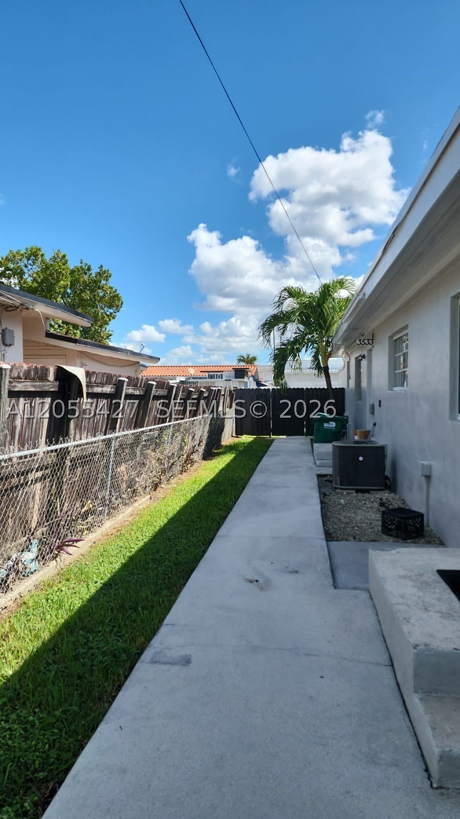 3533 SW 91st Ave – photo 2