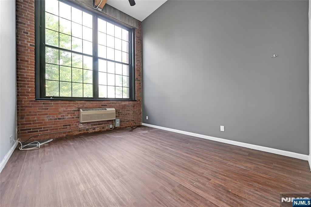 384 Trenton Avenue – photo 2