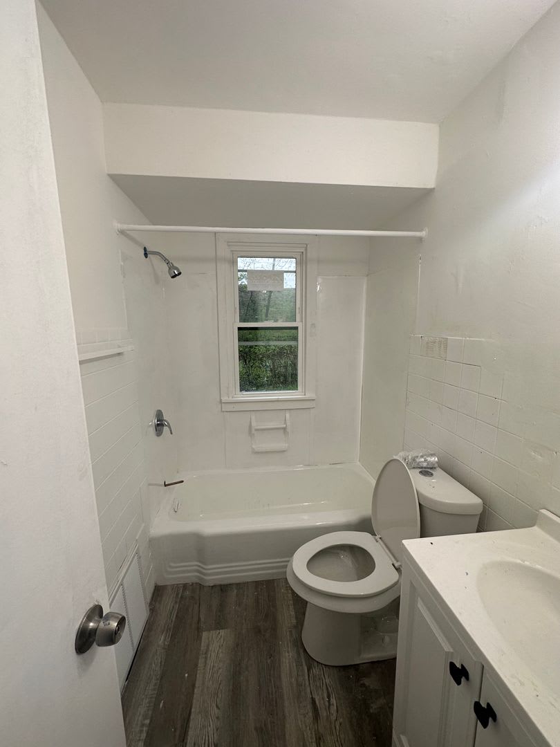 4bd Single Garfield Water/Sewer included – photo 3