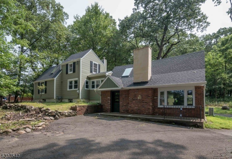 496 Manchester Ave – photo 2