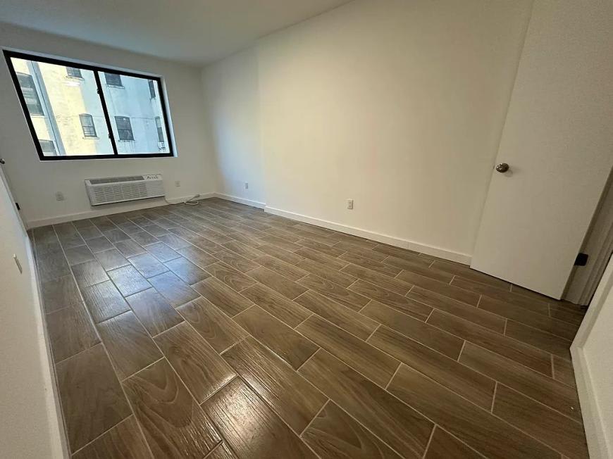 680 Courtlandt Avenue – photo 3