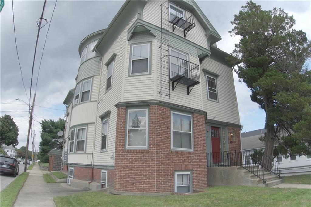 765 Park Avenue – photo 2