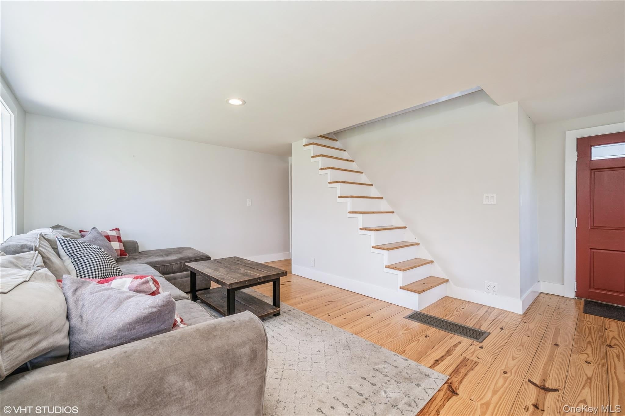 1392 Kings Highway – photo 5