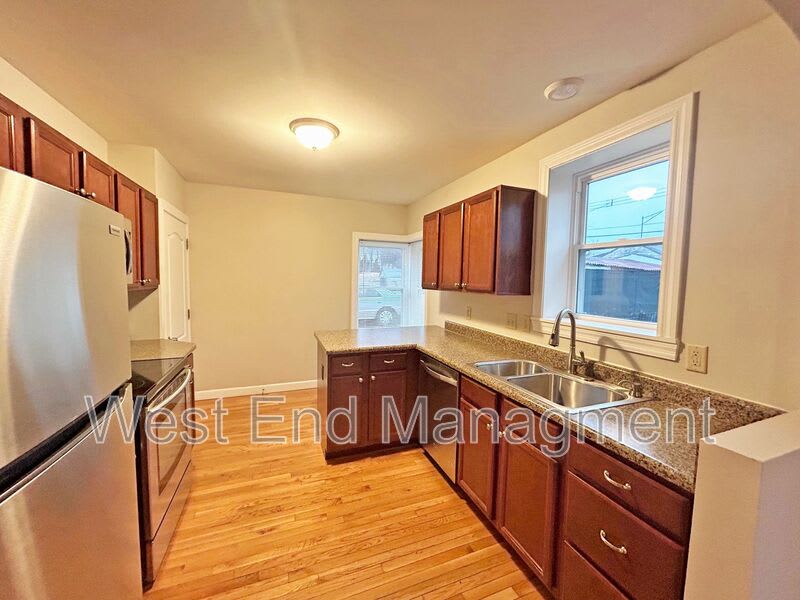 1108 Collingwood Dr – photo 3