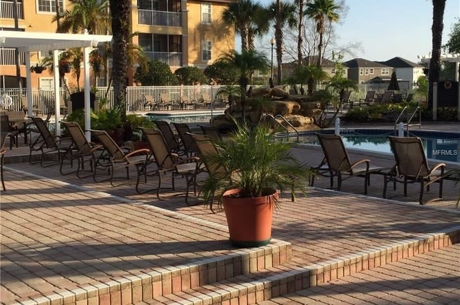 2 Bdrm Condo blocks from Universal Studios – photo 4