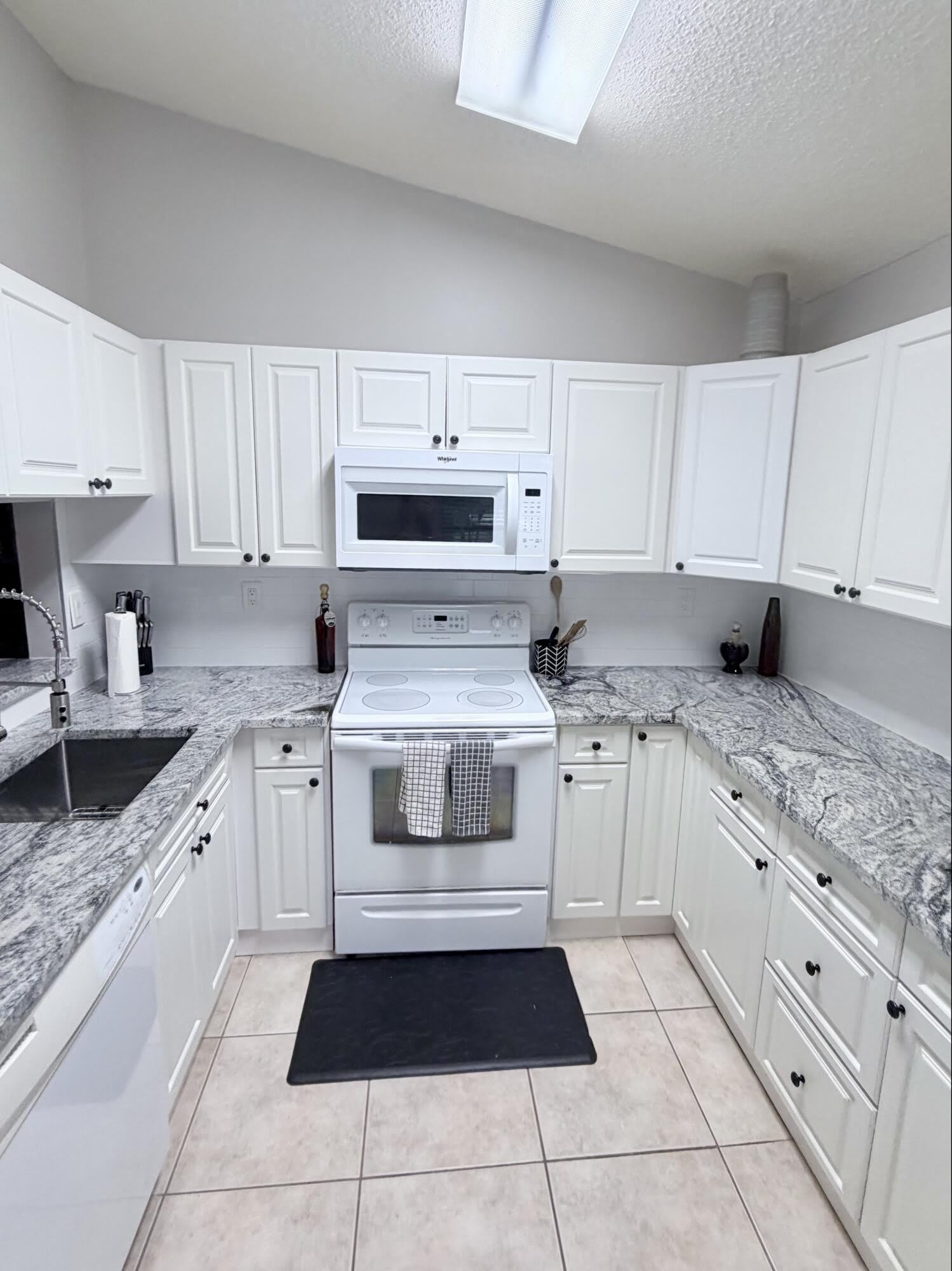 2555 Bedford Mews Drive – photo 5