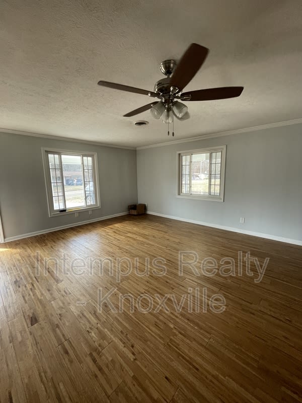 724 Waco Rd – photo 5