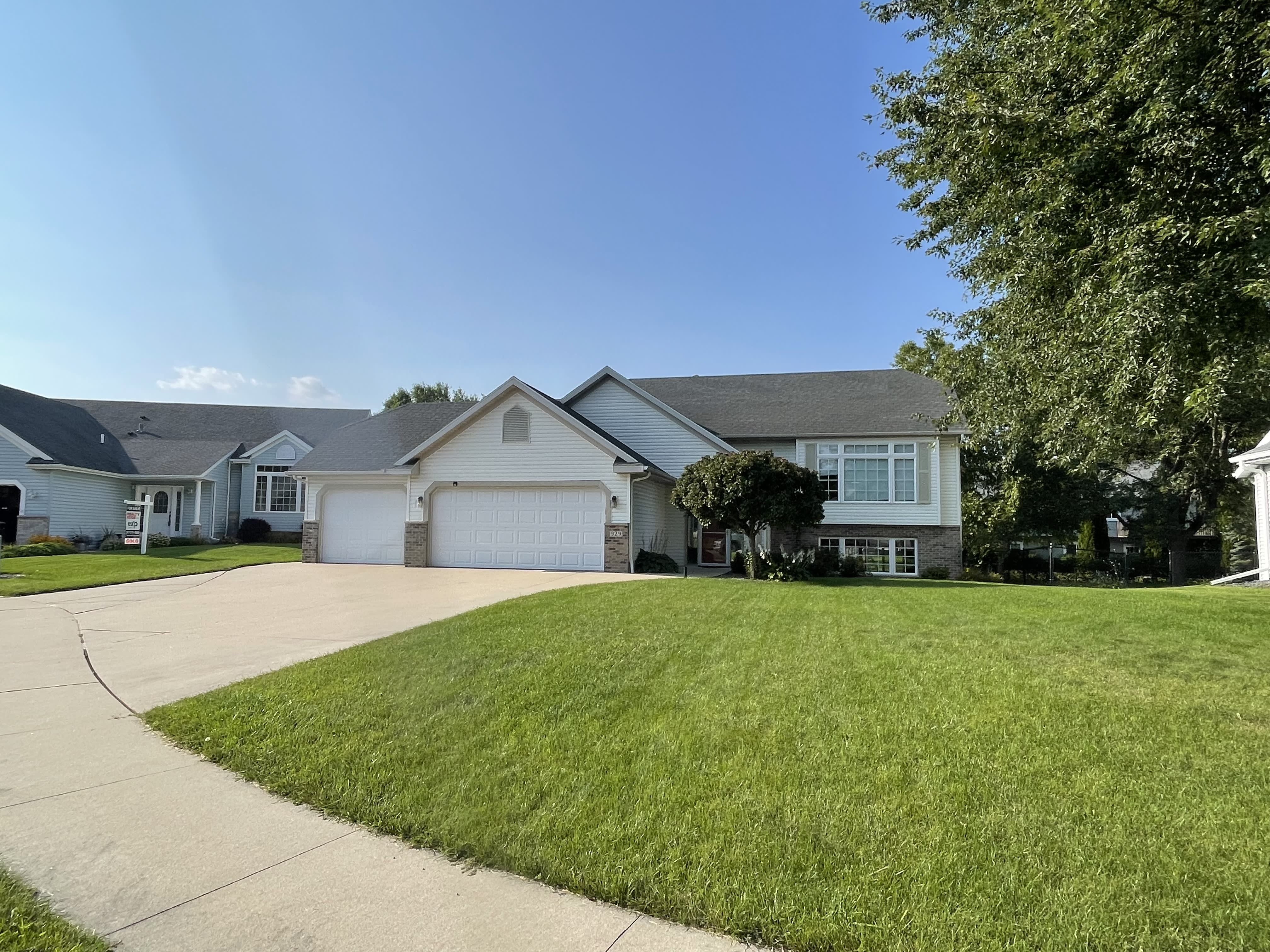 929 Plymouth Ln Nw – photo 1