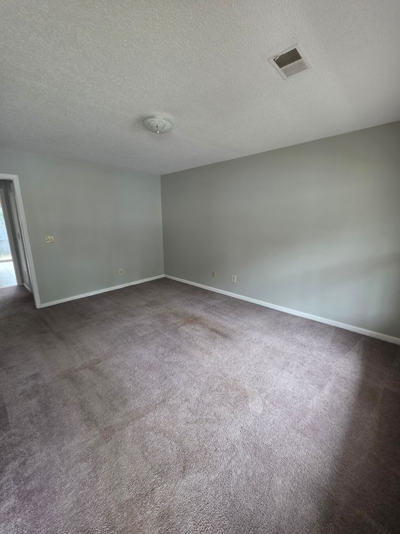 2 BR Townhome! Looks Great! – photo 2